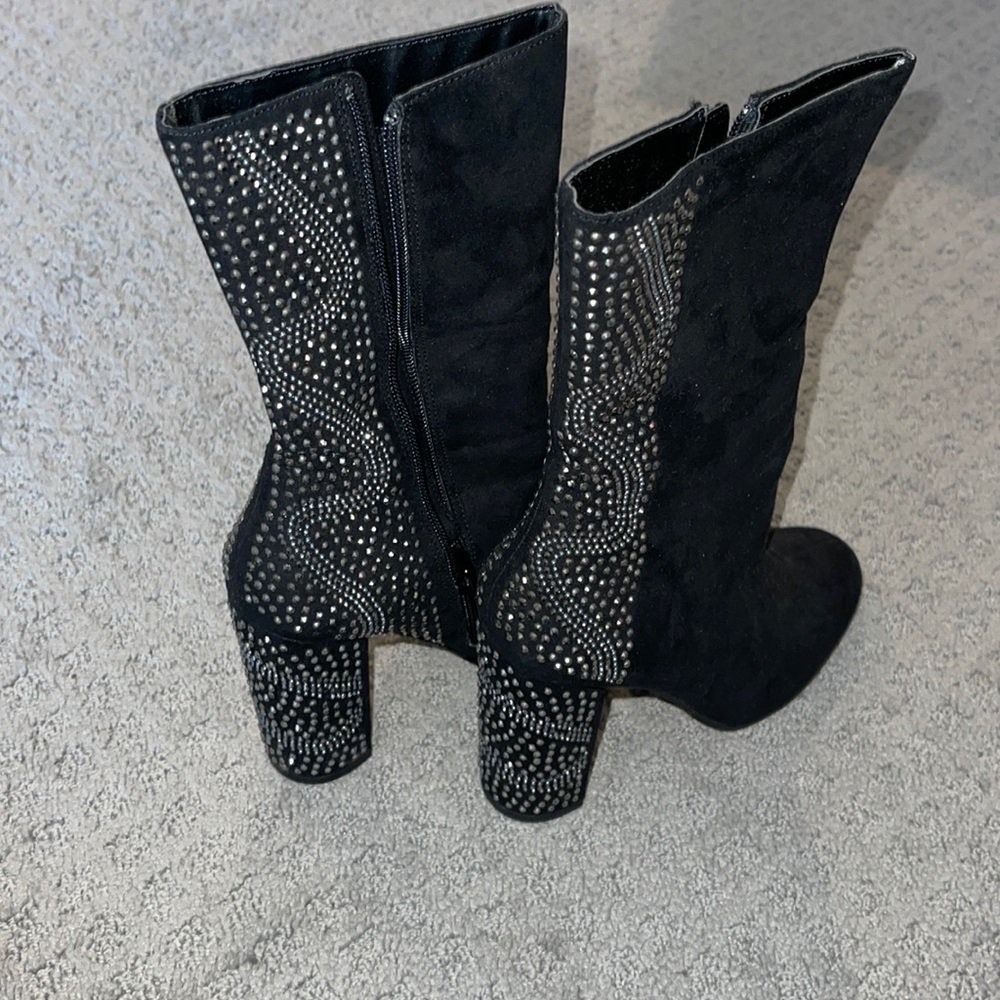 Badgley Mischka chunky heel boots
